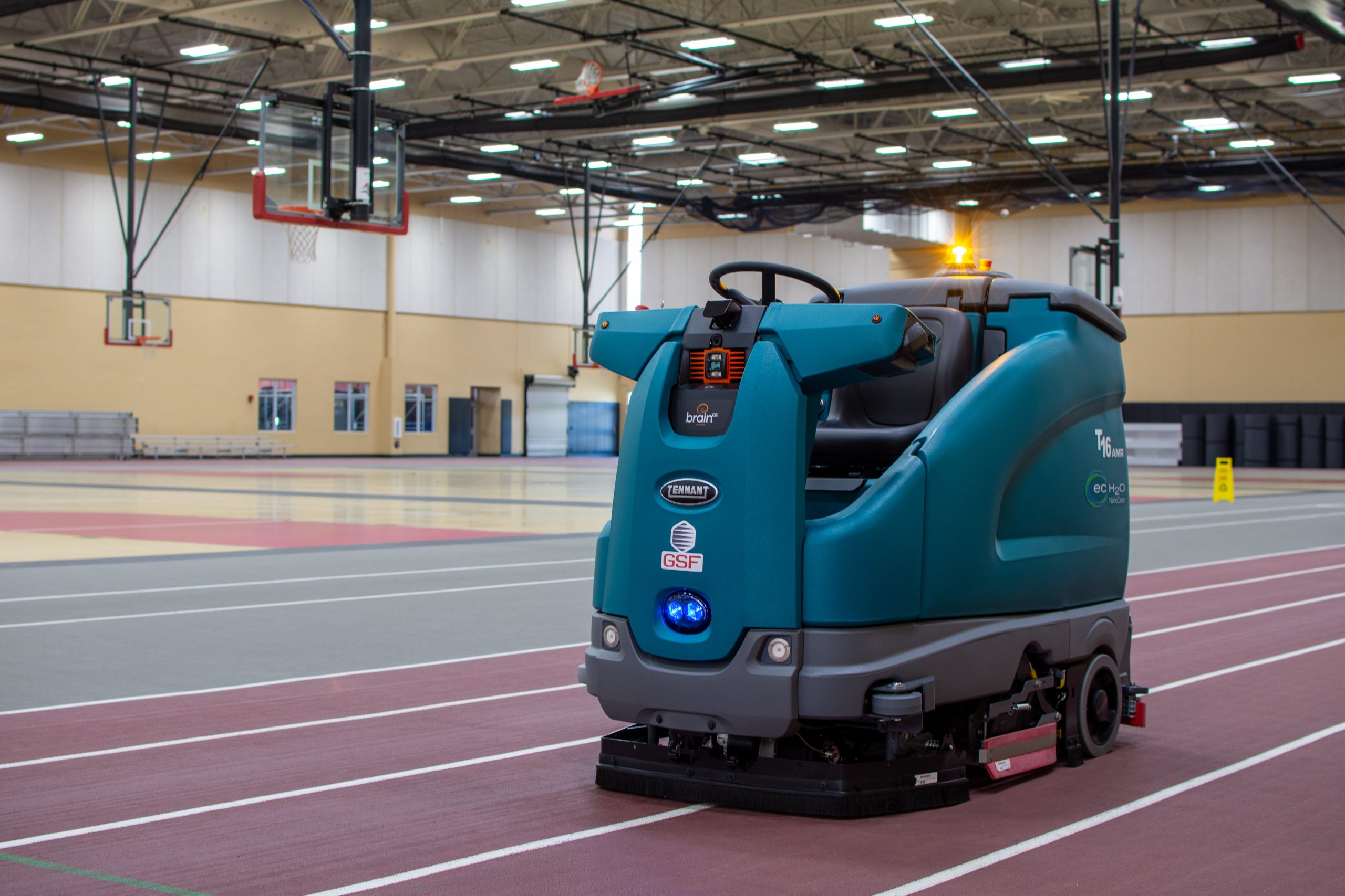 Cleaning Technology Showdown: Comparing the Latest Tools and Equipment